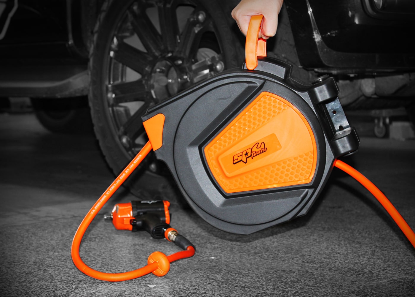 SP Tools  Retractable Air Hose Reel - Wall Mounted